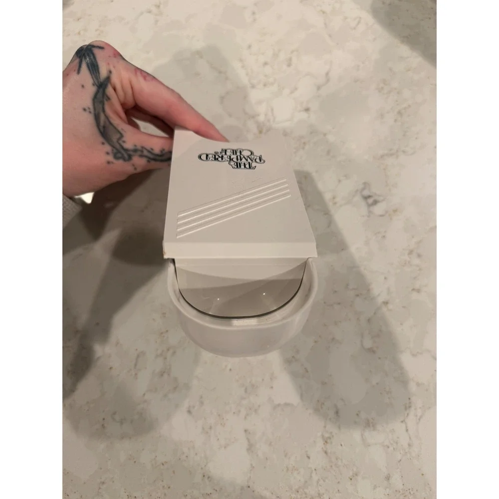 The Pampered Chef Adjustable Measuring Scoop White 1/8 to 1/2 Cup Made‎ in USA